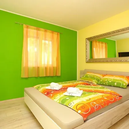 17703a Trogir